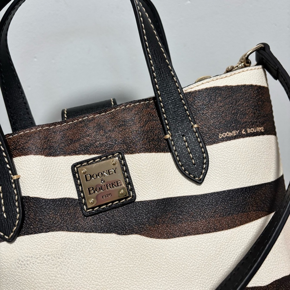 Dooney & Bourke Mini Waverly Zebra Black/Brown Leather Crossbody Bag NWT - Picture 3 of 14